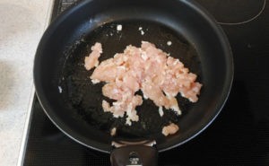 鶏むね挽肉の炒り豆腐の作り方04